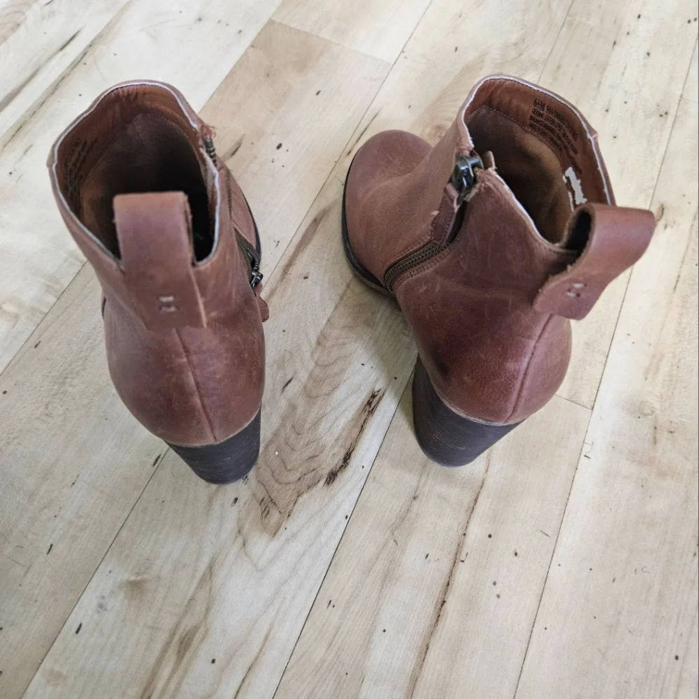 BP Lance Brown Leather Bootie 6 1/2 M